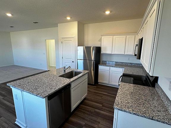 4th image of 21 ORIOLE Road