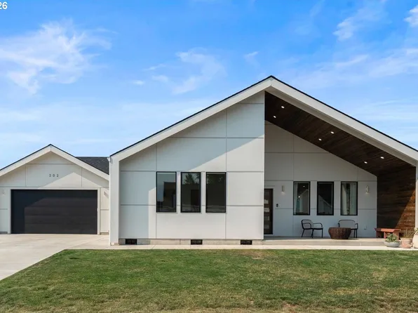 202 W Oak St, Yacolt, WA 98675