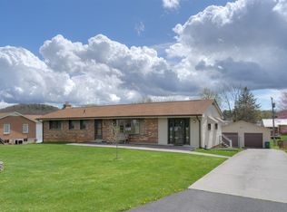 240 Baldwin Ln, Christiansburg, VA 24073