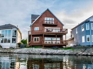 2245 Riverside Pointe Dr, Saint Joseph, MI 49085
