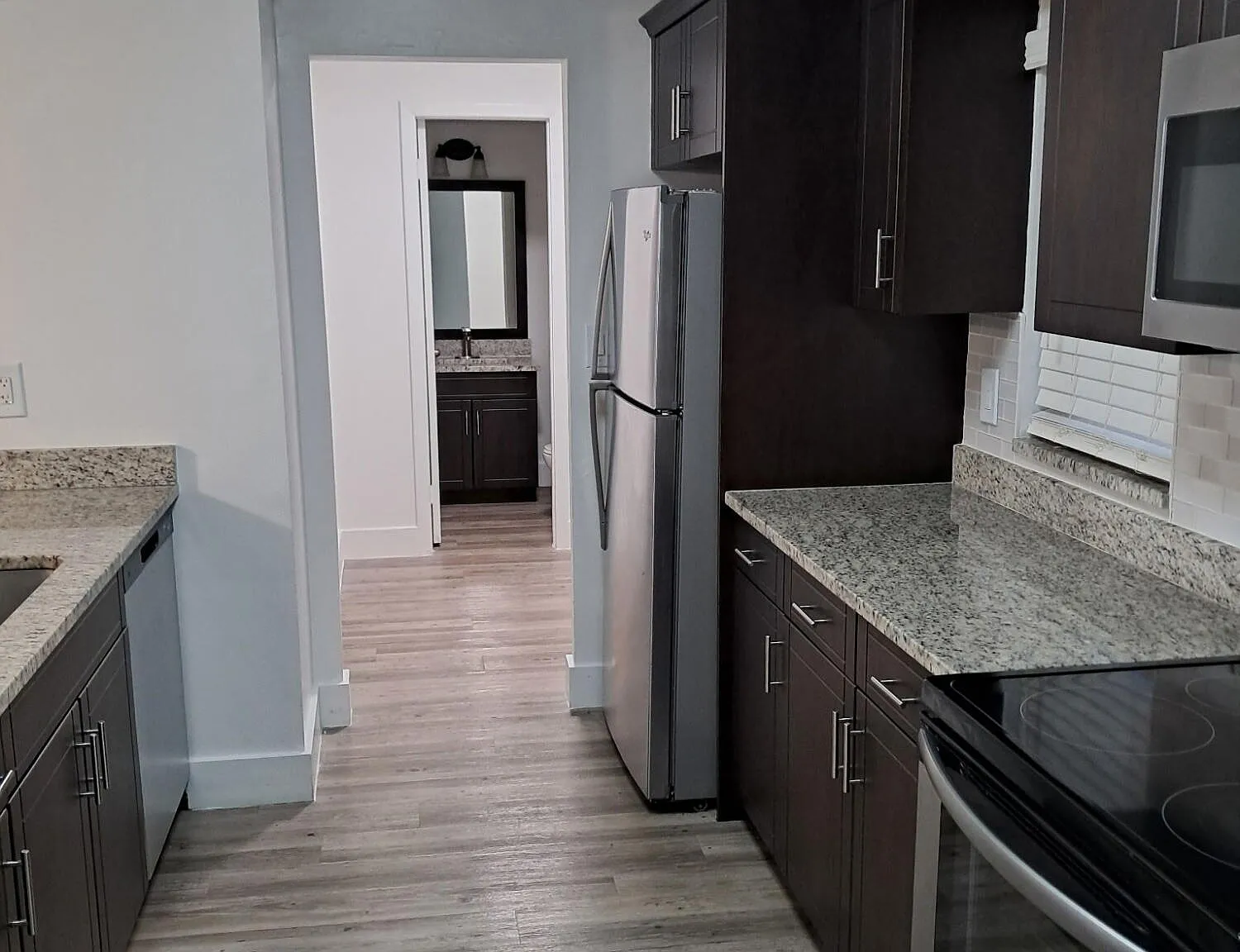 1 bed, 1.5 bath, 835 sqft, $1,800 — Photo 3