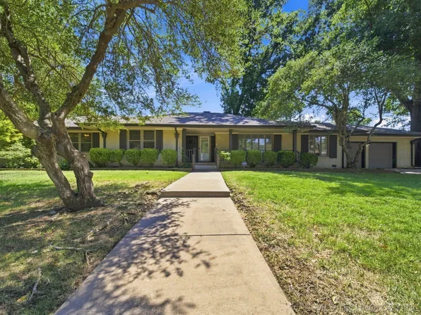 2706 E 57th St, Tulsa, OK 74105