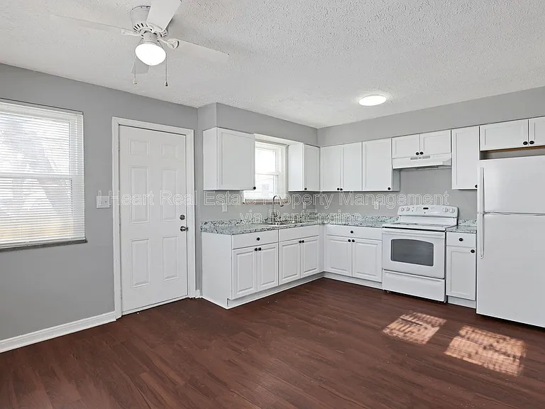338 S Chase Ave — Photo 11