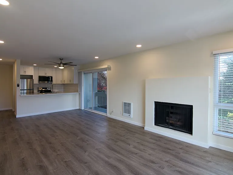 765 Rand Ave Apartments — Photo 21
