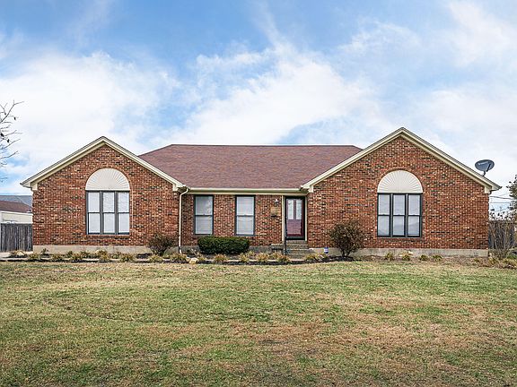 3rd image of 110 Emerald Cir