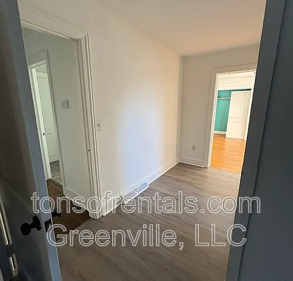37 Holmes Dr — Photo 10
