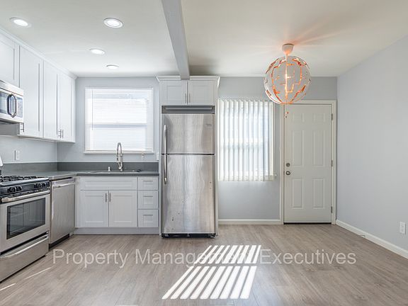 5th image of 4533 Wilson Ave