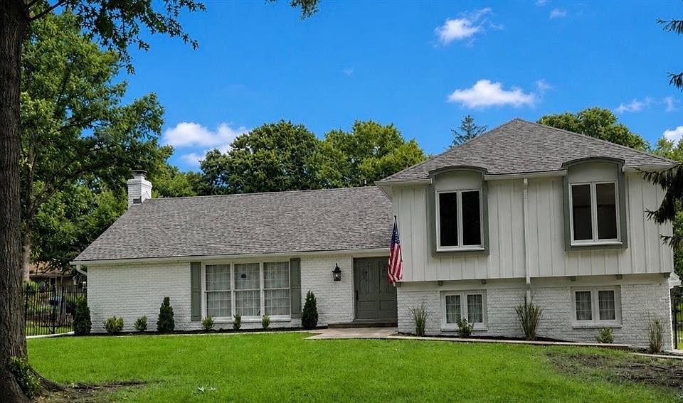 1st image of 4808 W 81st St