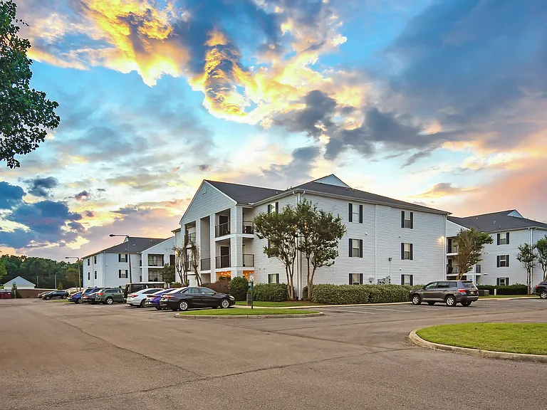 Avalon Apartment Homes — Photo 24