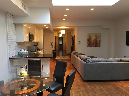 Rented by Corigin Management | media 38