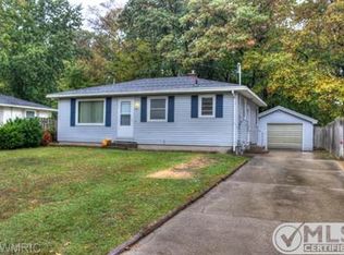 2211 W Lakewood Blvd, Holland, MI 49424