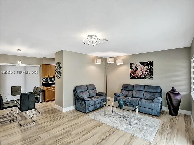 491 SE 23rd Ave — Photo 33