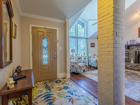 4th image of 2125 Chippendale Dr
