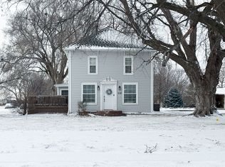 719 1st St, Aurora, NE 68818