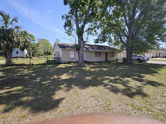 3rd image of 1405 Bryan Rd