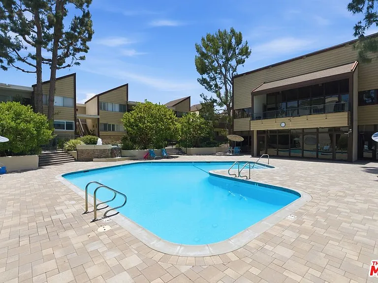 5900 Canterbury Dr #B217 — Photo 10