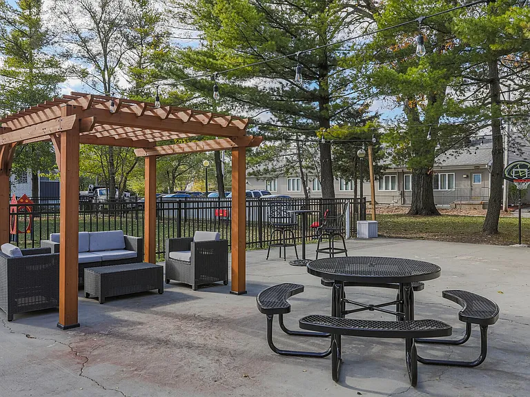 Brittany Square — Photo 19
