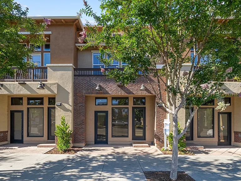 1469 W San Carlos St — Photo 3