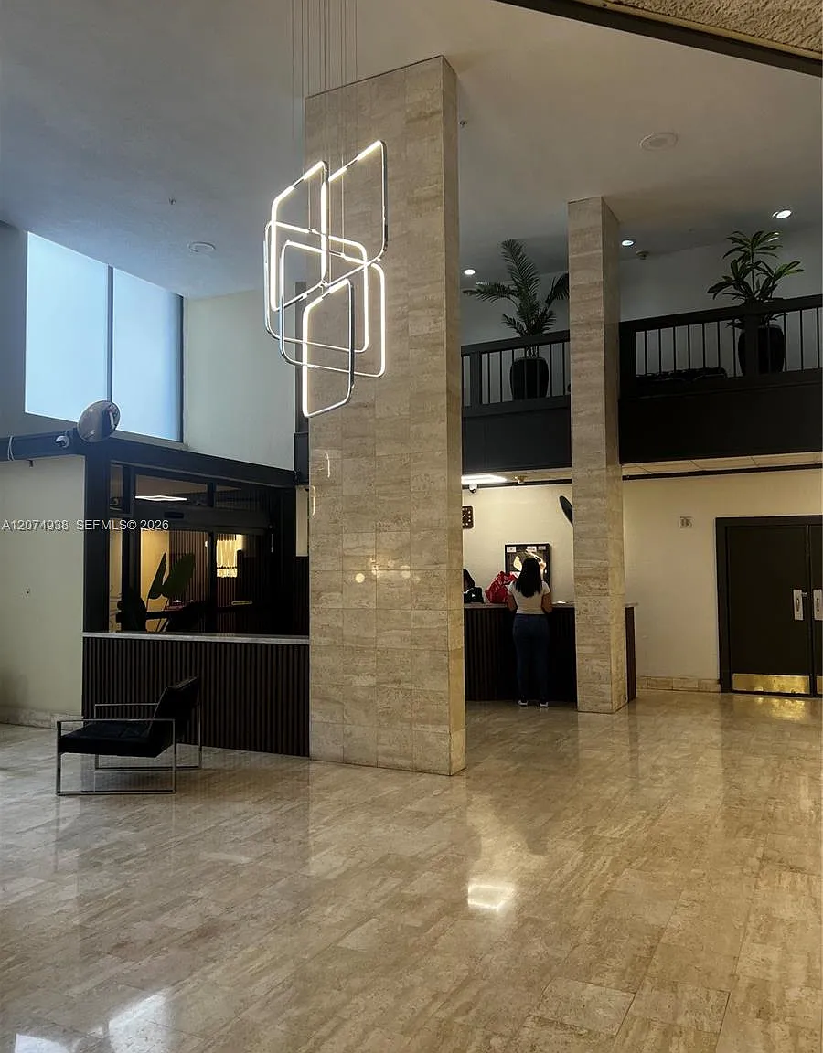 Commodore Plaza Condo — Photo 3