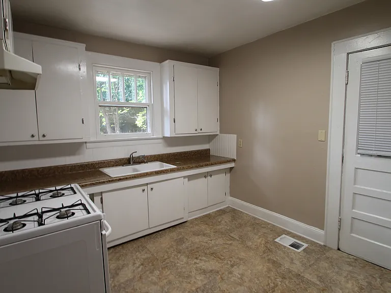 521 Chestnut St — Photo 6