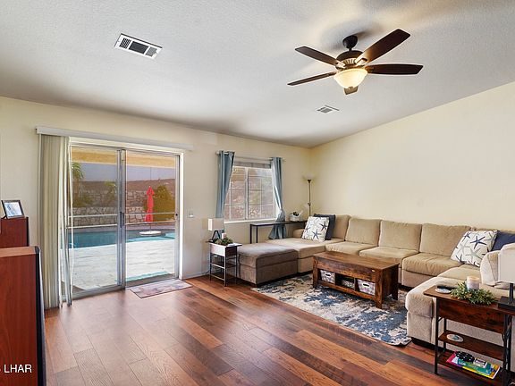 5th image of 2836 Janet Dr