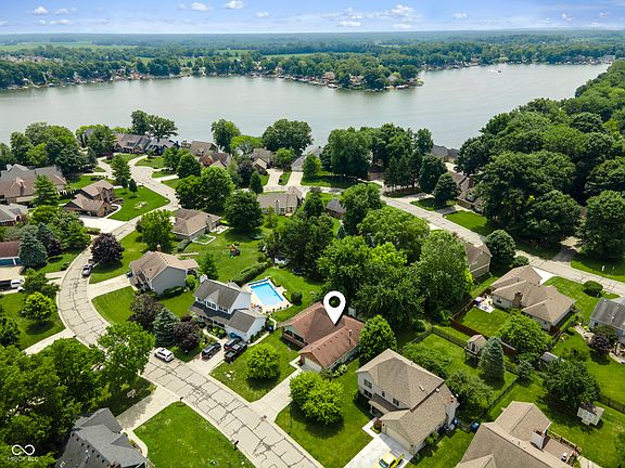 3rd image of 1305 N Catamaran Cir