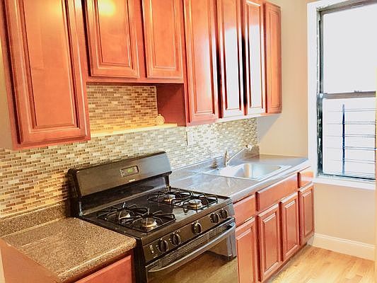2nd image of 2114 Caton Ave APT 4E