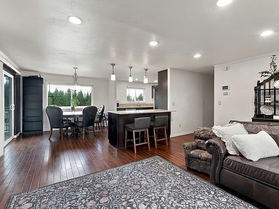 4th image of 40800 SE Gordon Creek Rd