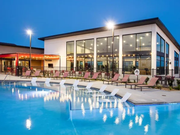 Ascend at Horizon Uptown