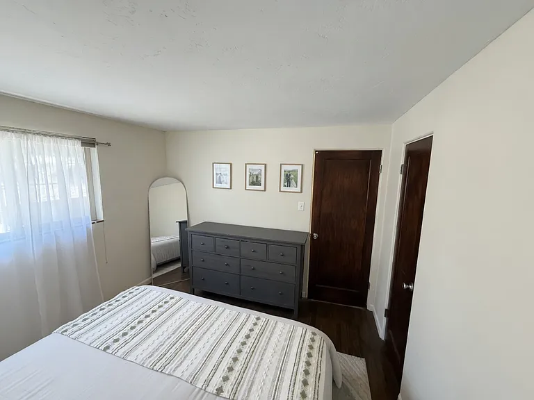 1017 E Columbia St — Photo 5