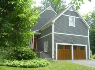 78 Fieldstone Rd, Stamford, CT 06902