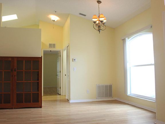 4th image of 3241 San Miguel Ave SE