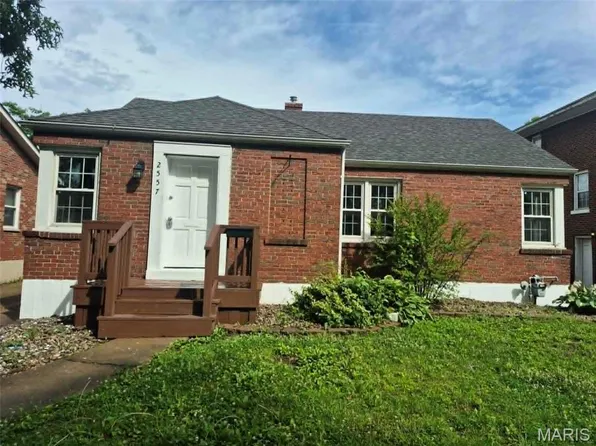 2557 Edison Ave, Granite City, IL 62040