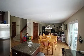 4 bed, 2150 sqft, $3,100 — Photo 4