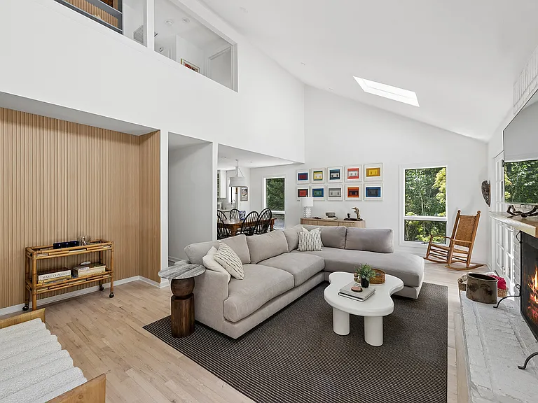 56 Underwood Dr — Photo 5