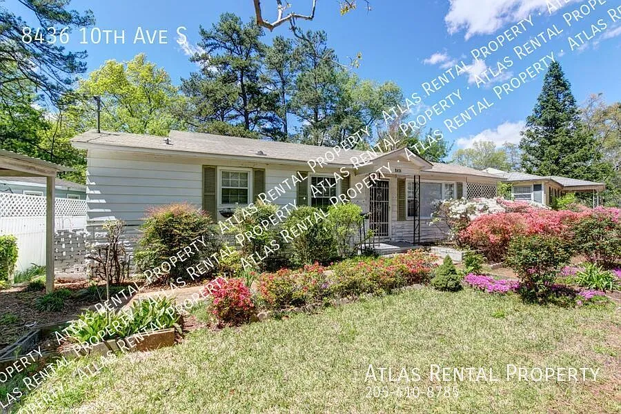 Move-In Ready East Lake Beauty on a Gorgeous Corner Lot! — Photo 2