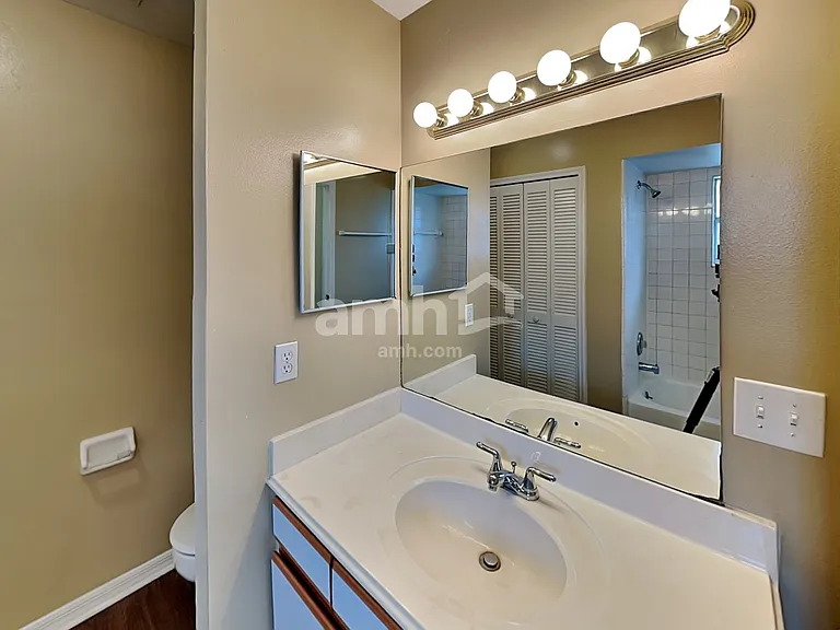 1014 Gore Dr — Photo 17