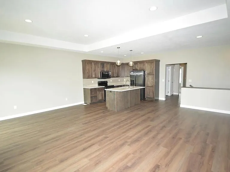 1398 Belmont Park Ave — Photo 5