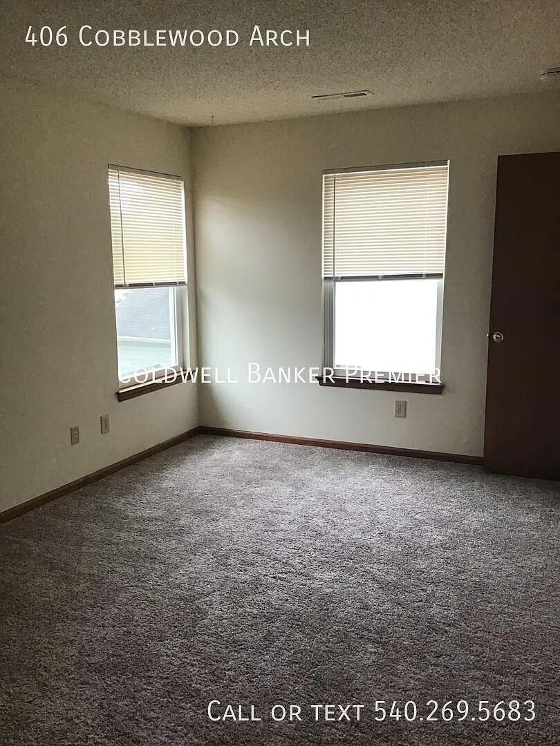 3 bed, 2.0 bath, 1284 sqft, $2,000 — Photo 2