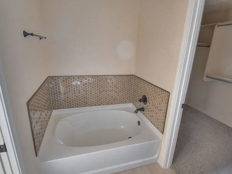 4461 Golden Eagle Loop NE — Photo 16