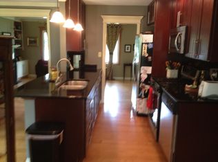 830 Warwick Ave, Barrington, IL 60010