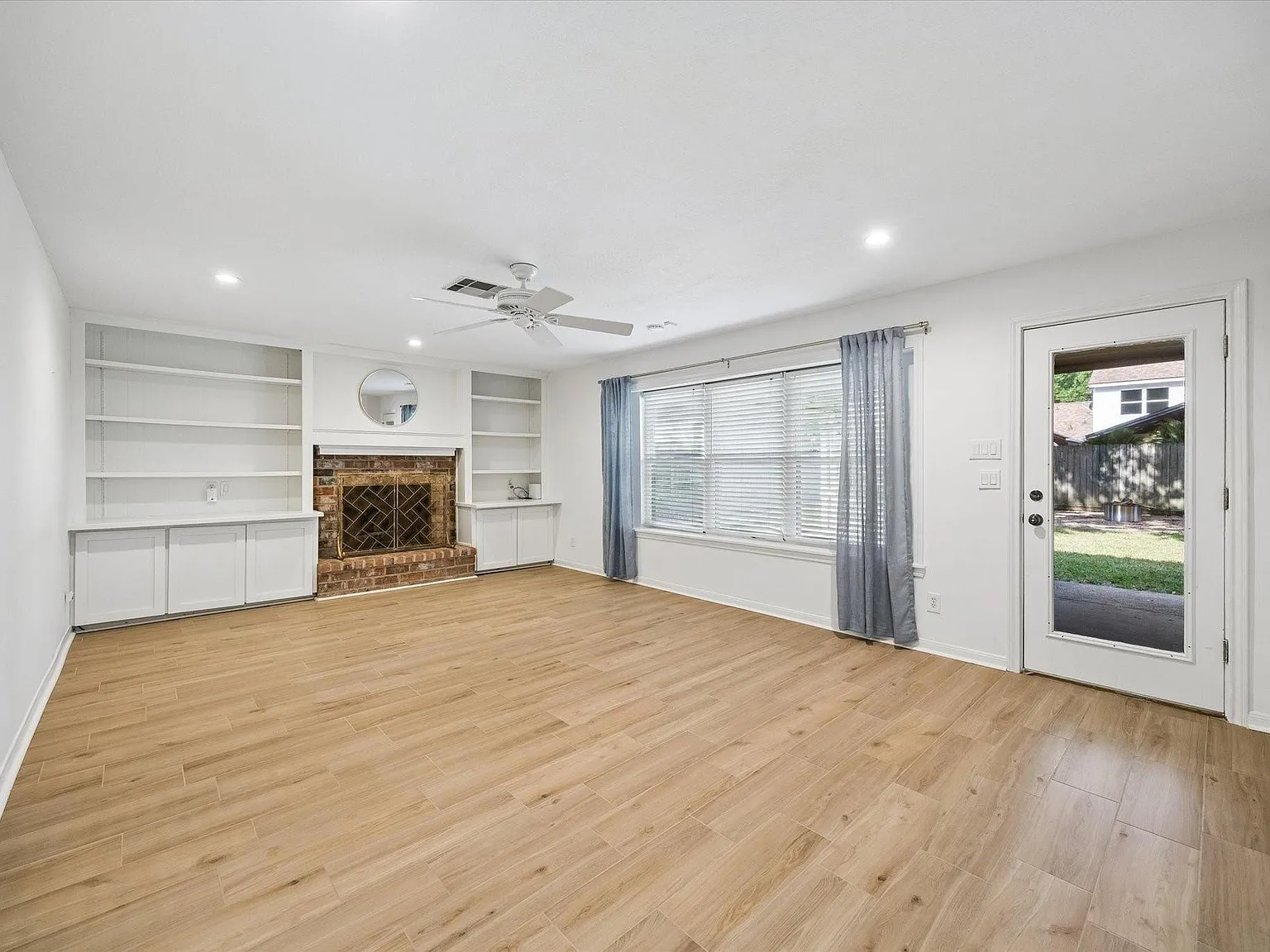 4 bed, 2.5 bath, 2463 sqft, $3,200 — Photo 4