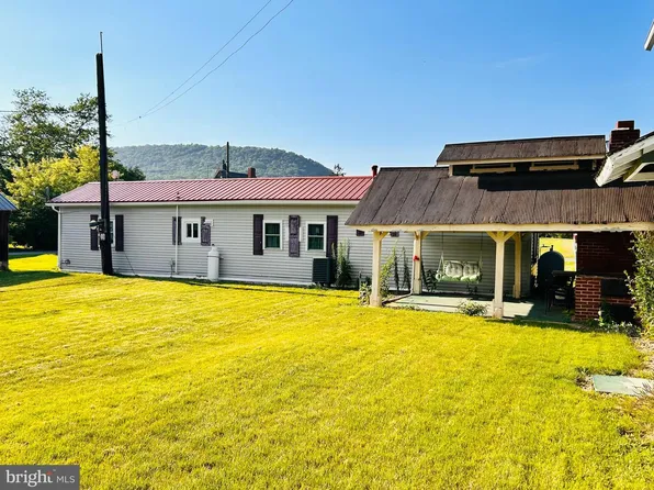 119 Church St, Millheim, PA 16854