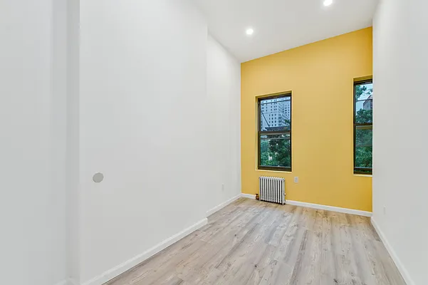 Rented by Aryeh Realty | media 31