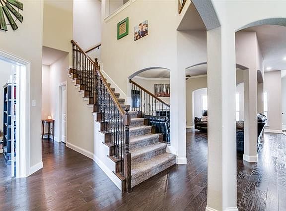 2nd image of 1925 Doves Landing Ln
