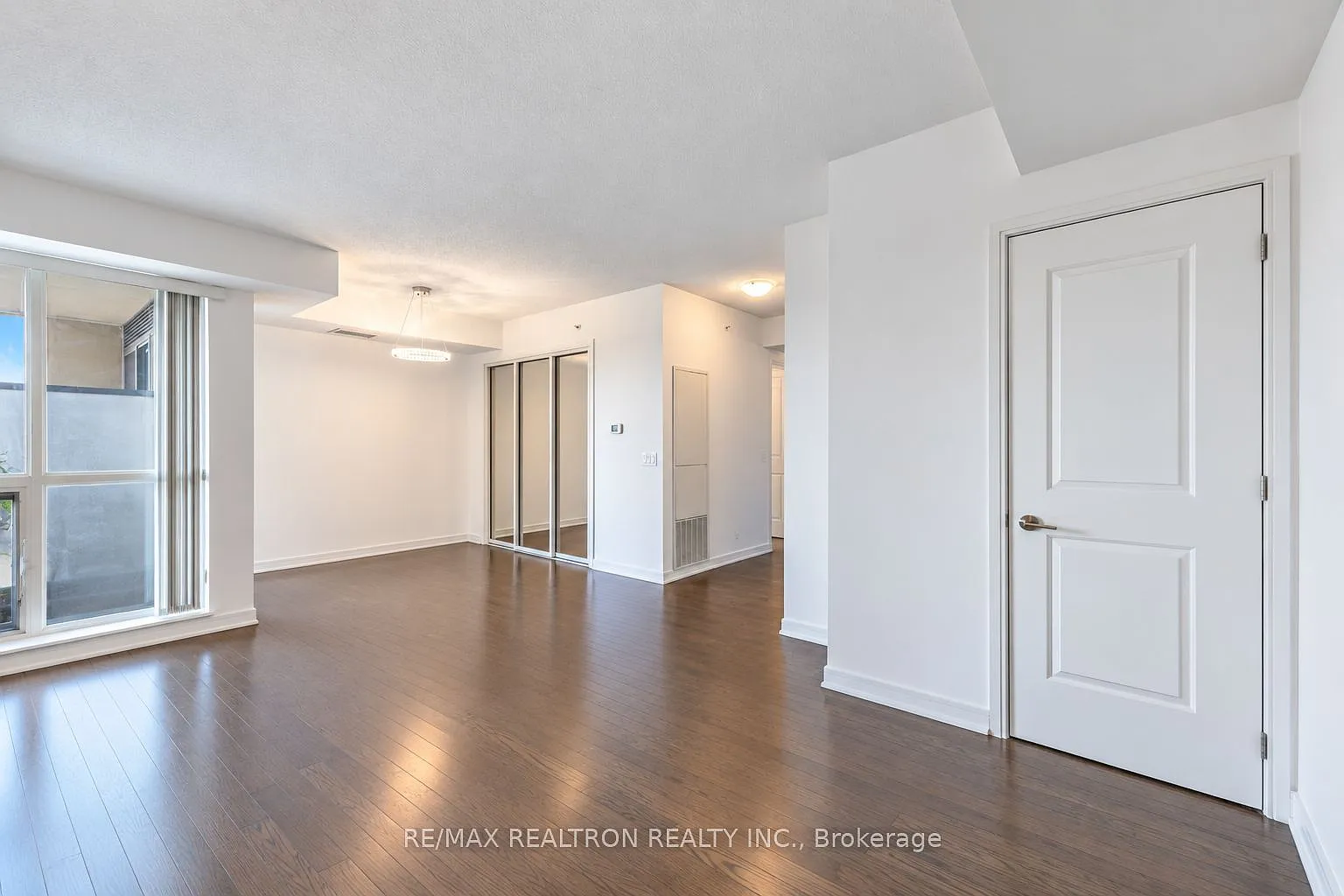3 bed, $2,900 — Photo 4