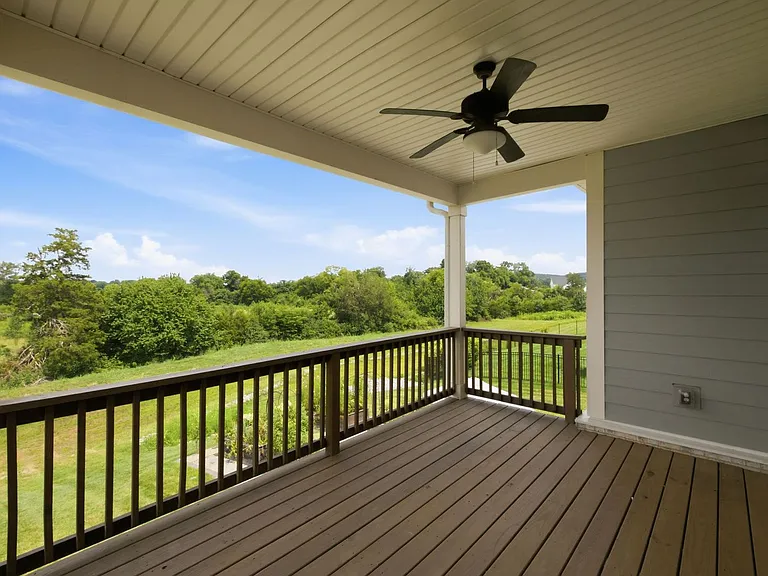 7628 Delancey Dr — Photo 38