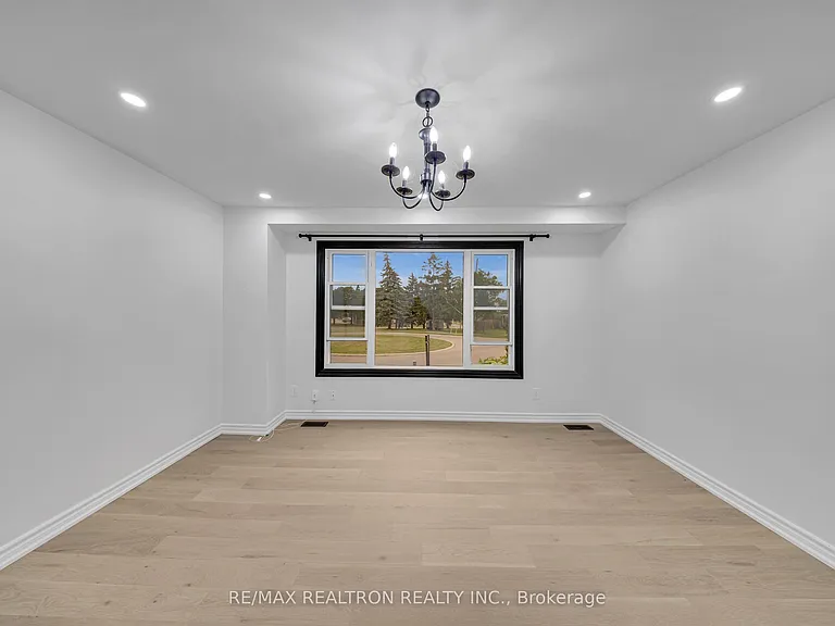14 Grassmere Ct — Photo 5
