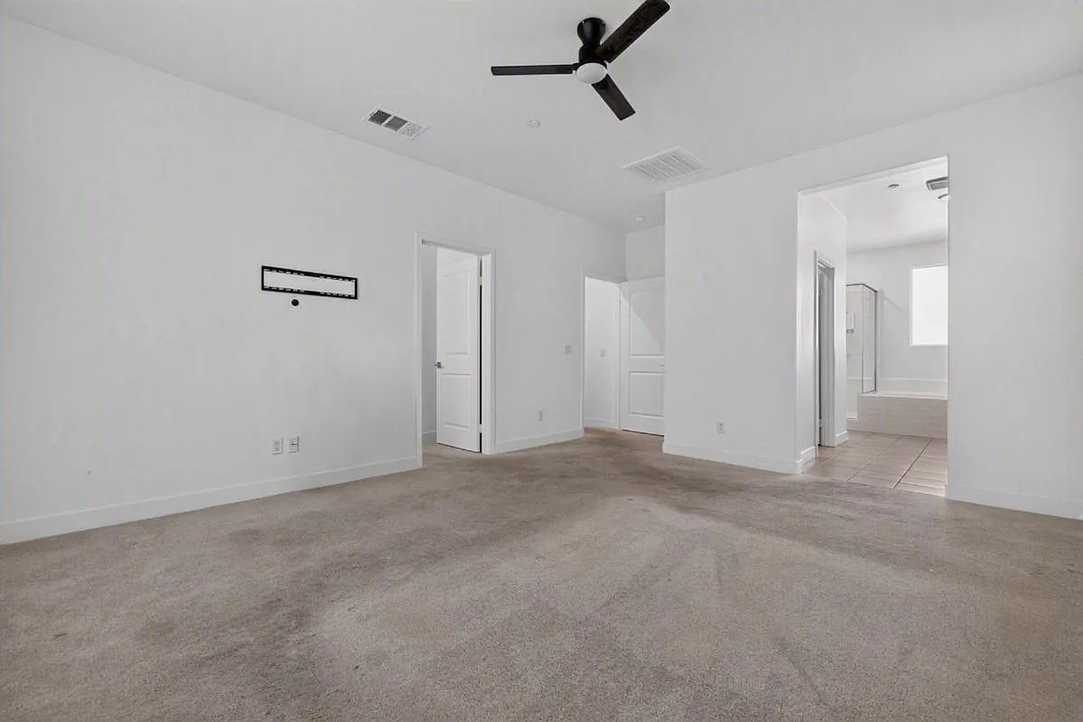 4 bed, 3.0 bath, 1945 sqft, $3,750 — Photo 4