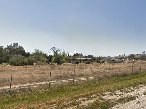 4th image of 20285 Nandina Ave